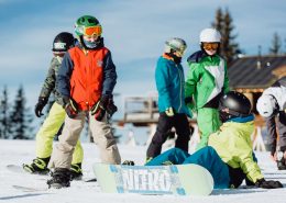 Lerne Snowboarden beim Wild East Snowboardkurs & Kidscamp